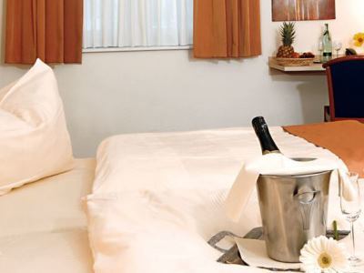 Hotel Xtra Gleis Хёрстель Экстерьер фото